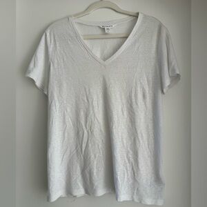 Athleta White Getaway Linen Blend V-Neck Short Sleeve Tee